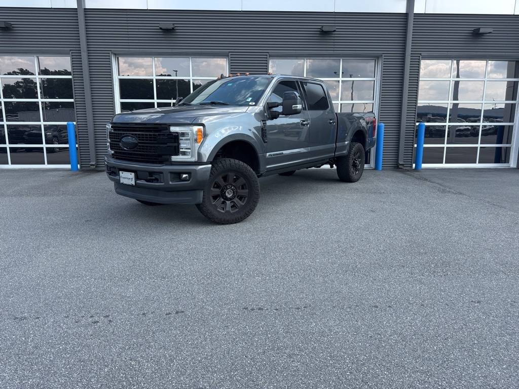 2019 Ford Super Duty F-350 Platinum — Pickup Truck — 97,741 mi — Kingsland, GA
