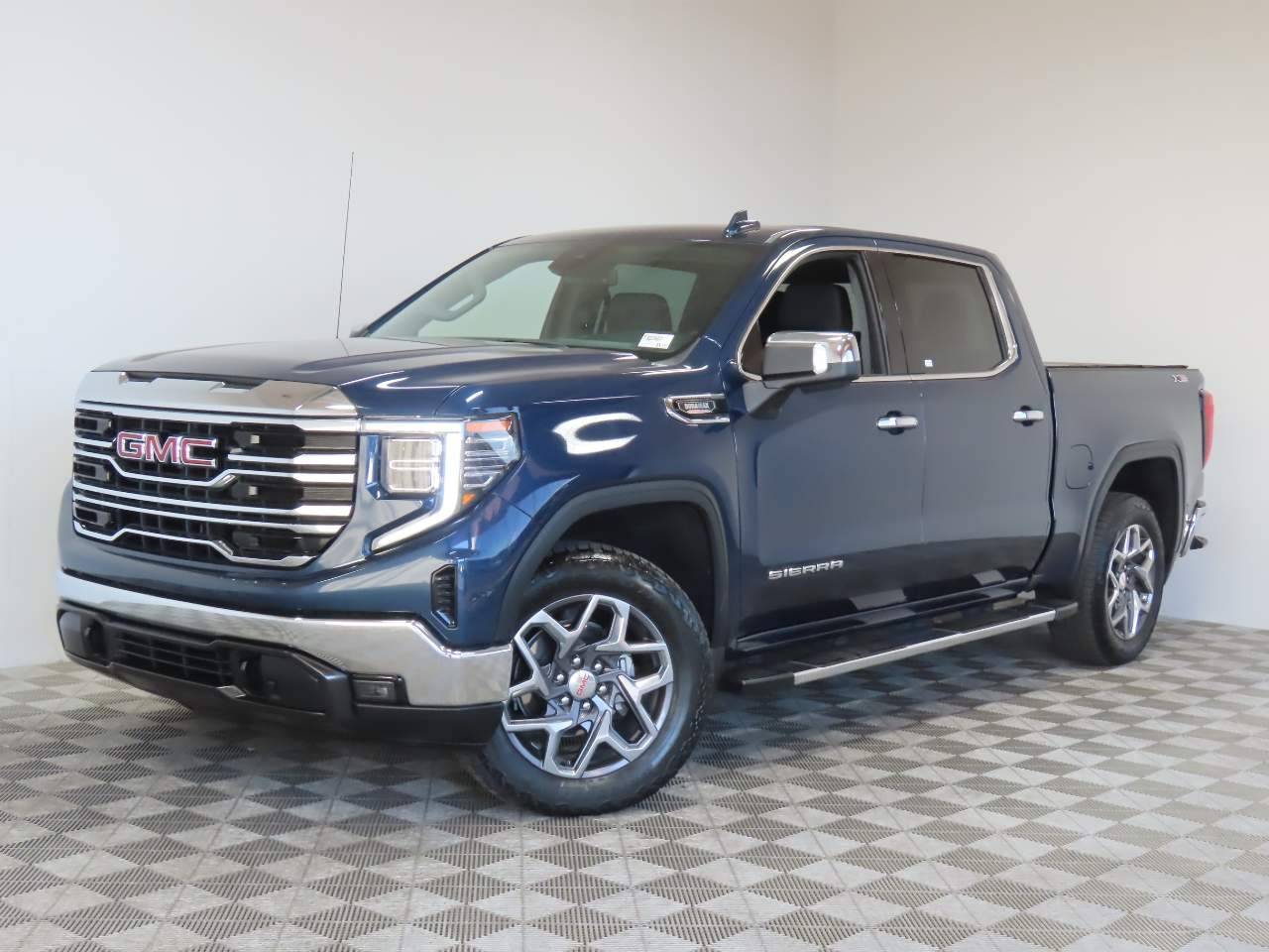 2023 GMC Sierra 1500 SLT — Pickup Truck — 23,572 mi — Chandler, AZ