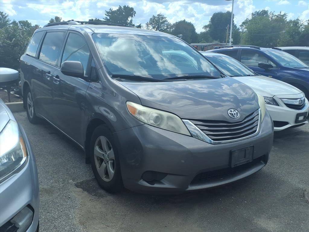 2015 Toyota Sienna LE — Minivan — 212,491 mi — St Louis, MO