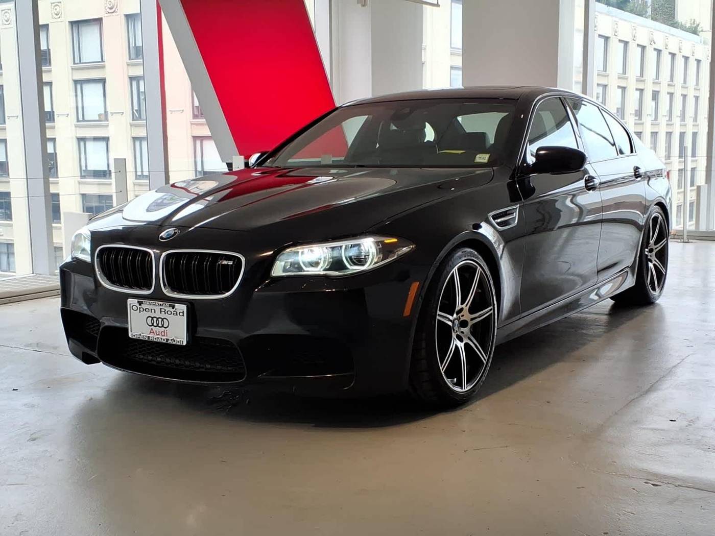 2014 BMW M5 Standard