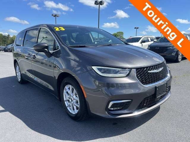 2023 Chrysler Pacifica Touring L — Minivan — 61,712 mi — Winchester, VA