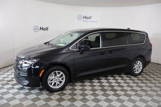 2022 Chrysler Voyager LX — Minivan — 59,405 mi — Virginia Beach, VA