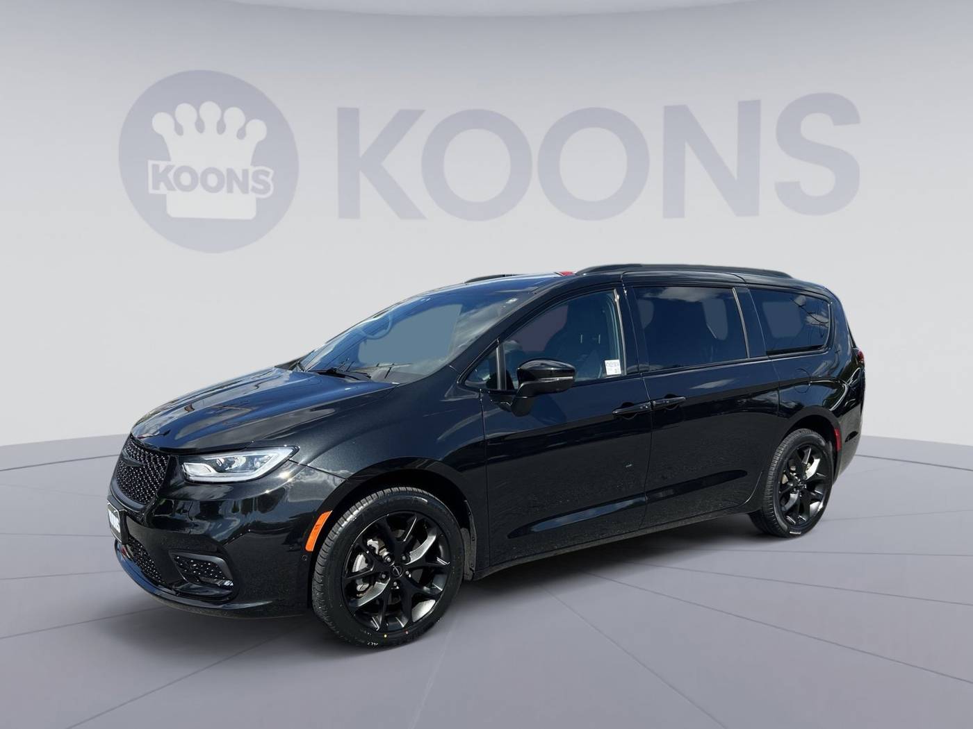 2023 Chrysler Pacifica Touring L — Minivan — 35,013 mi — Westminster, MD