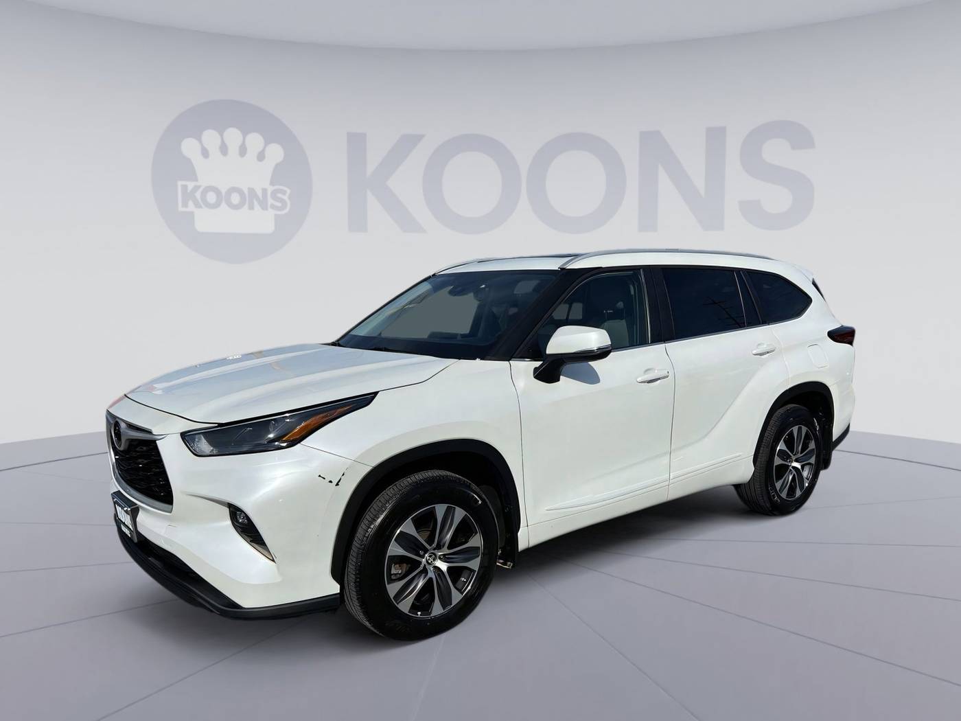 2023 Toyota Highlander XLE — SUV — 17,047 mi — Westminster, MD