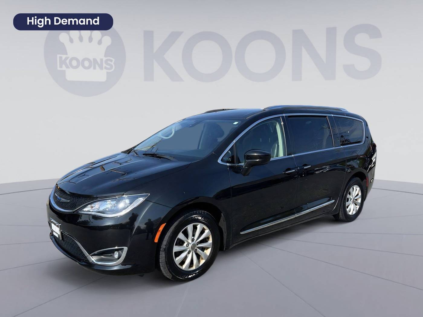 2018 Chrysler Pacifica Touring L — Minivan — 59,422 mi — Westminster, MD