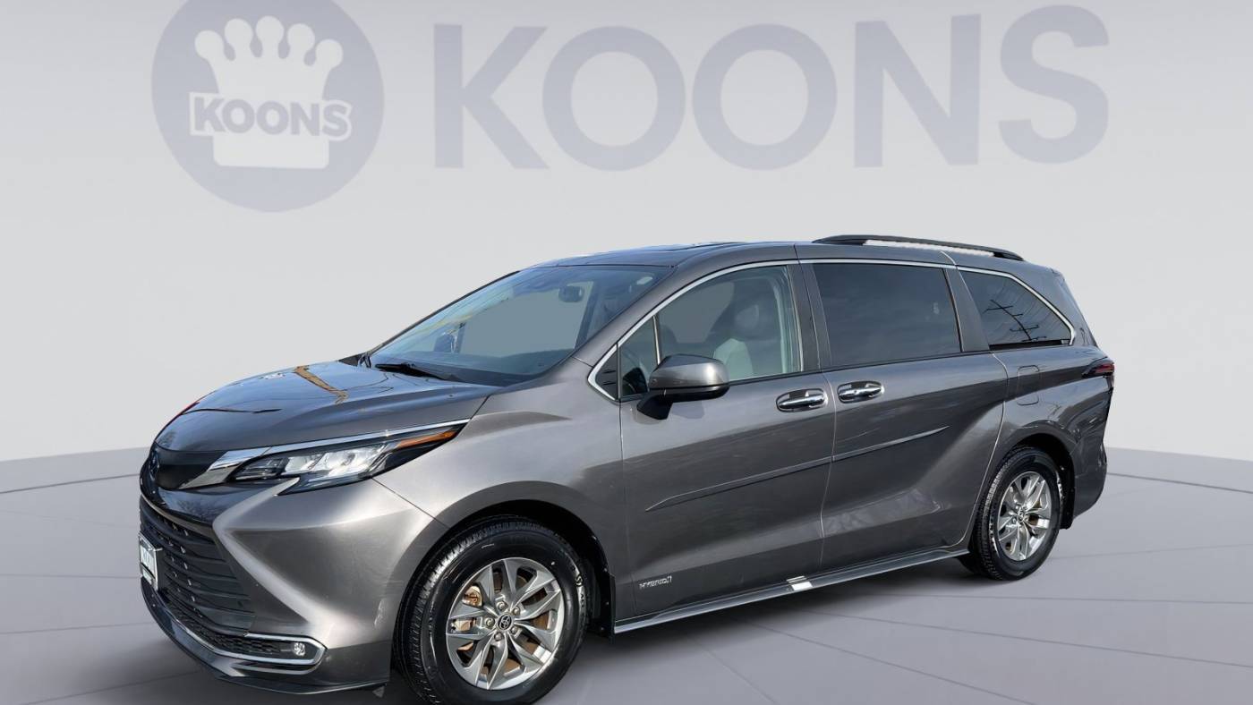 2021 Toyota Sienna XLE — Minivan — 47,777 mi — Westminster, MD