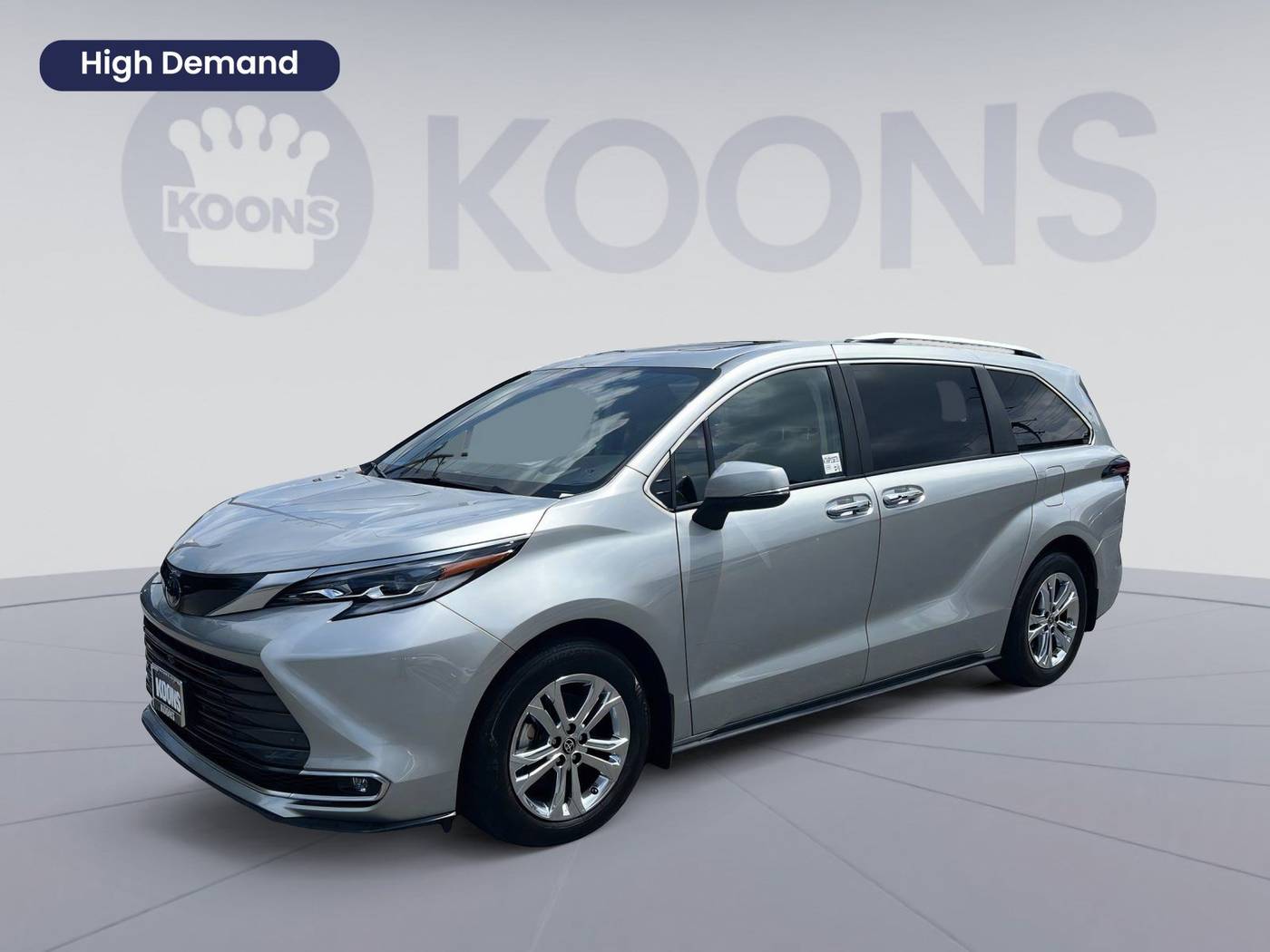 2023 Toyota Sienna Platinum — Minivan — 29,694 mi — Westminster, MD