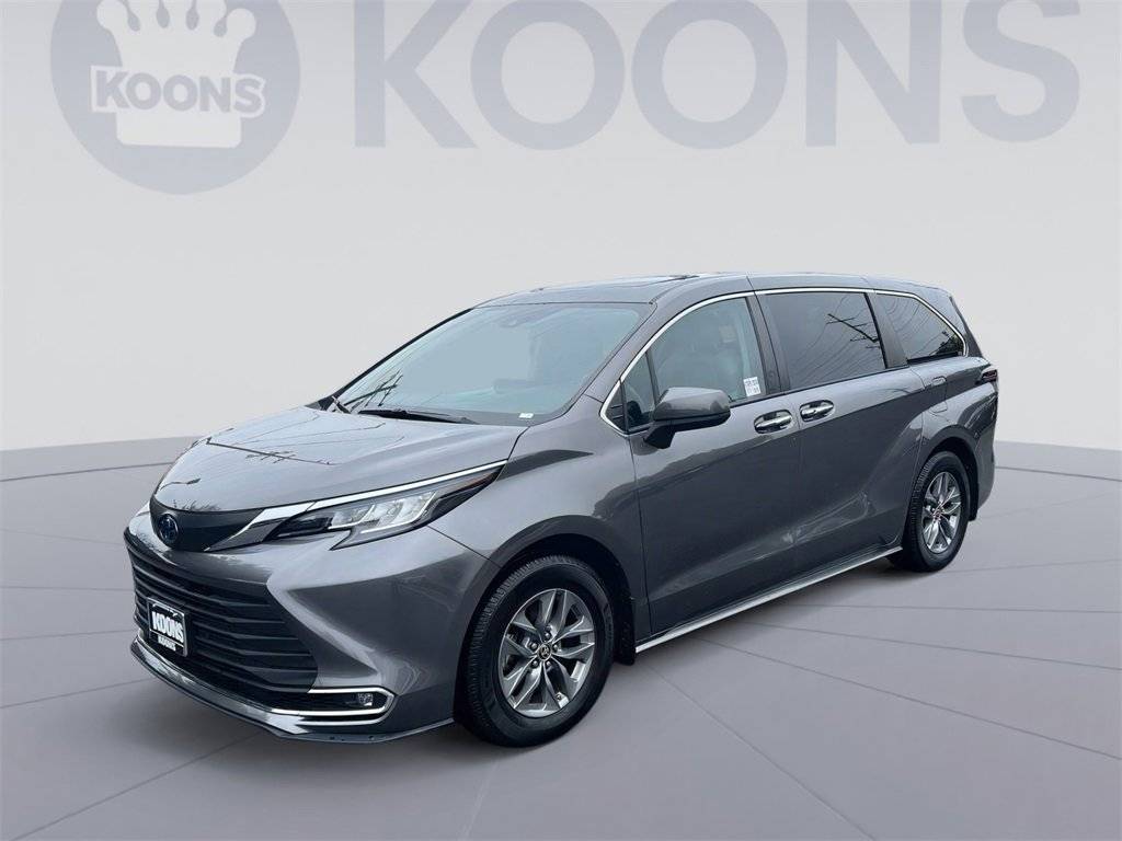 2021 Toyota Sienna XLE — Minivan — 37,094 mi — Westminster, MD