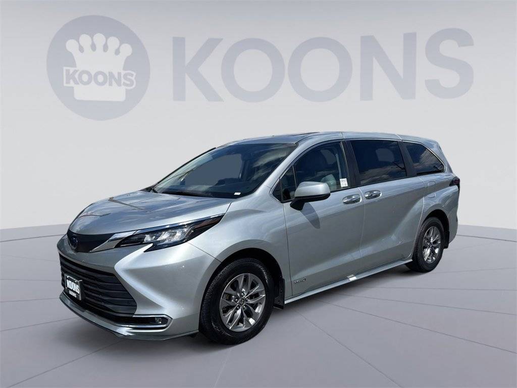 2021 Toyota Sienna XLE — Minivan — 42,572 mi — Westminster, MD