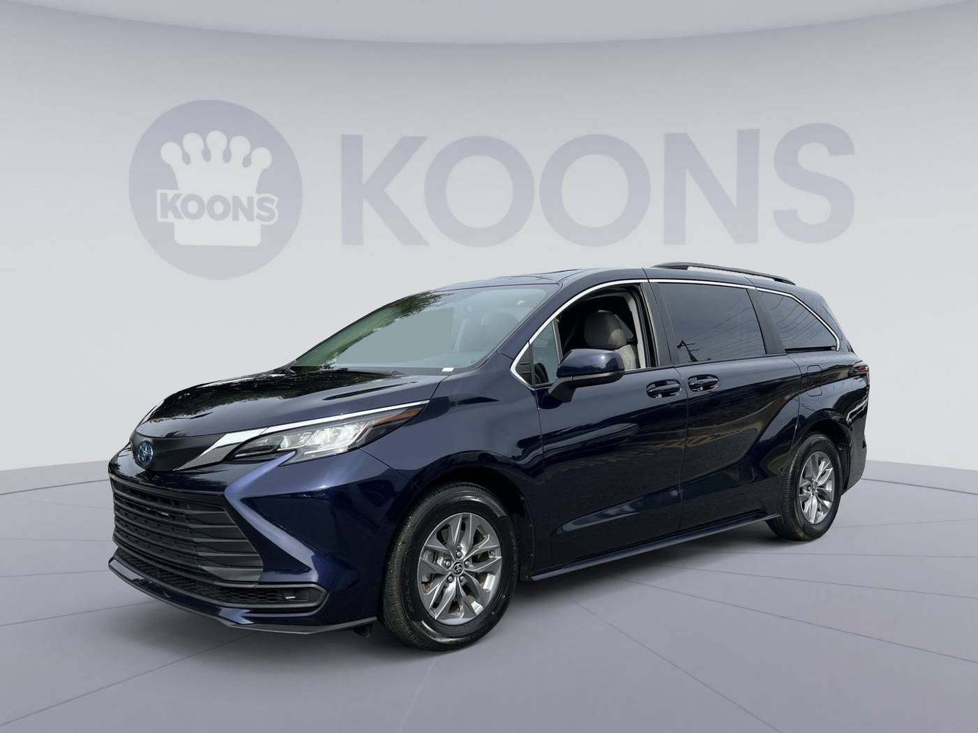 2022 Toyota Sienna LE — Minivan — 39,331 mi — Westminster, MD