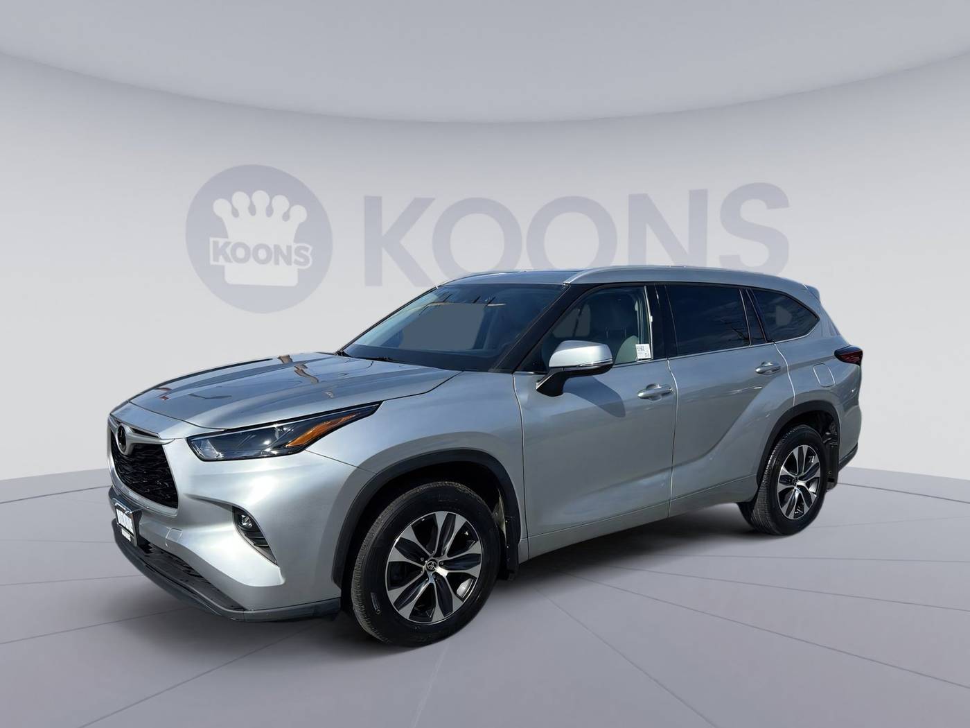 2022 Toyota Highlander XLE — SUV — 13,982 mi — Westminster, MD