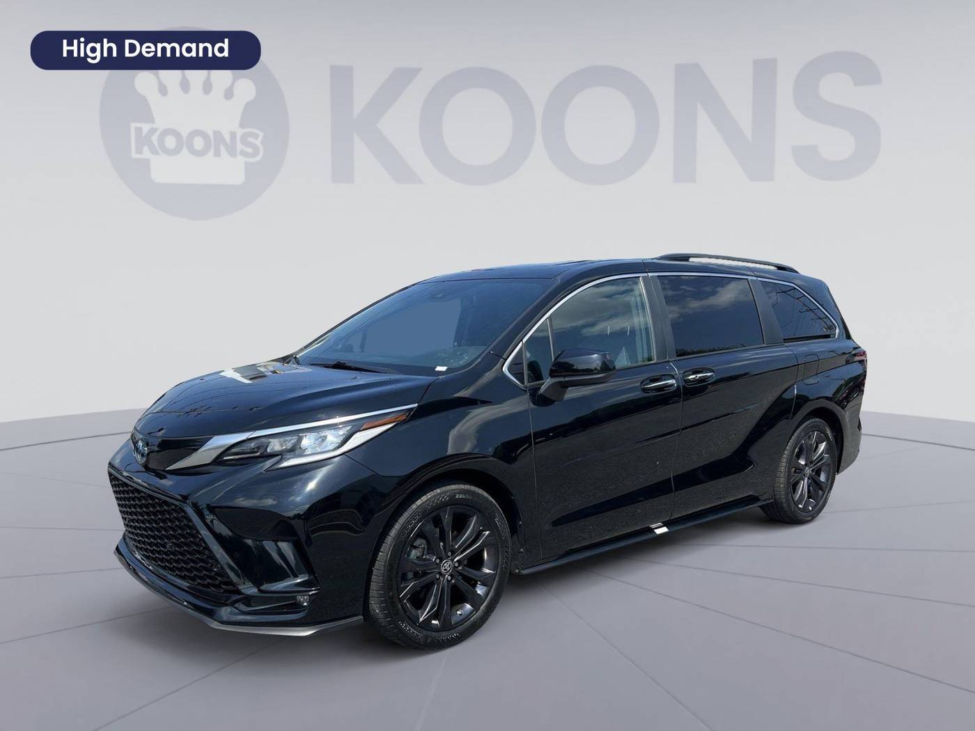 2023 Toyota Sienna XSE — Minivan — 25,614 mi — Westminster, MD