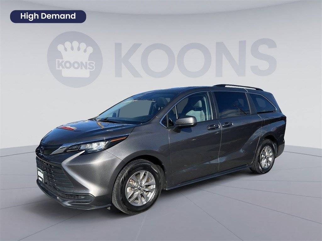 2022 Toyota Sienna LE — Minivan — 81,587 mi — Westminster, MD