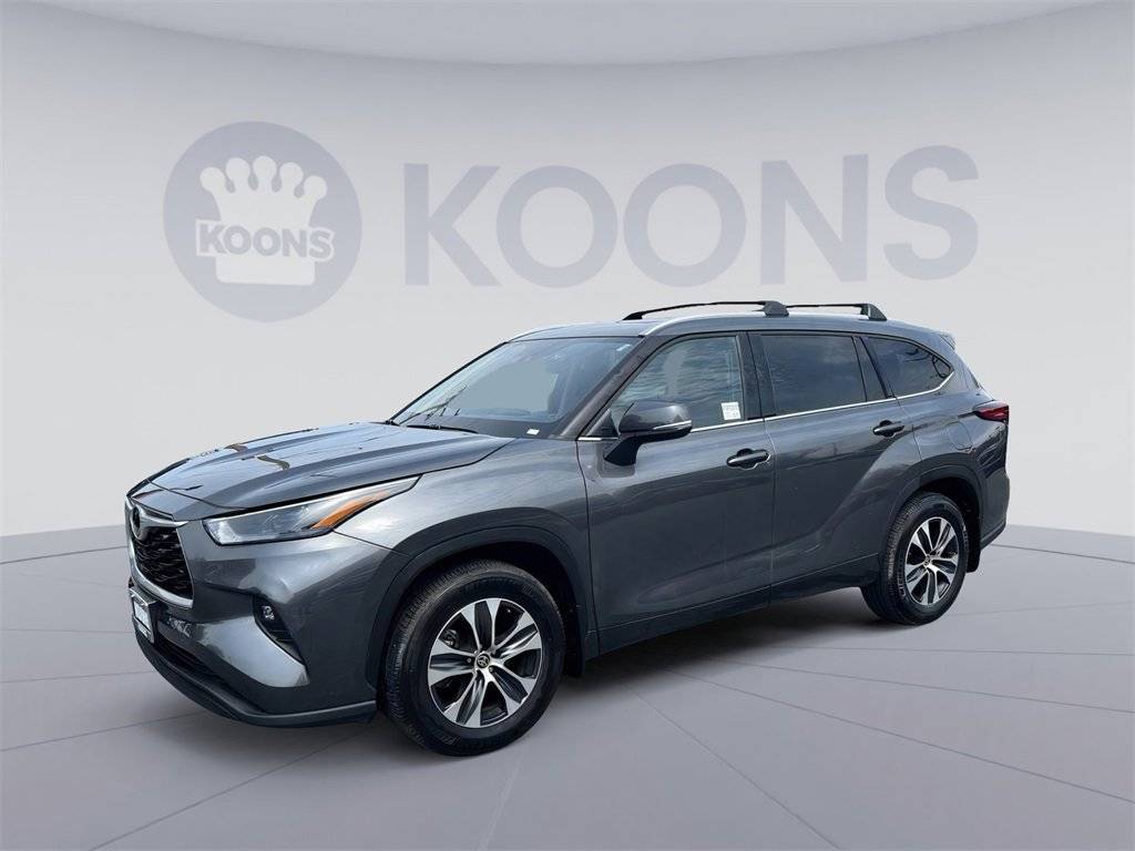 2022 Toyota Highlander XLE — SUV — 14,553 mi — Westminster, MD