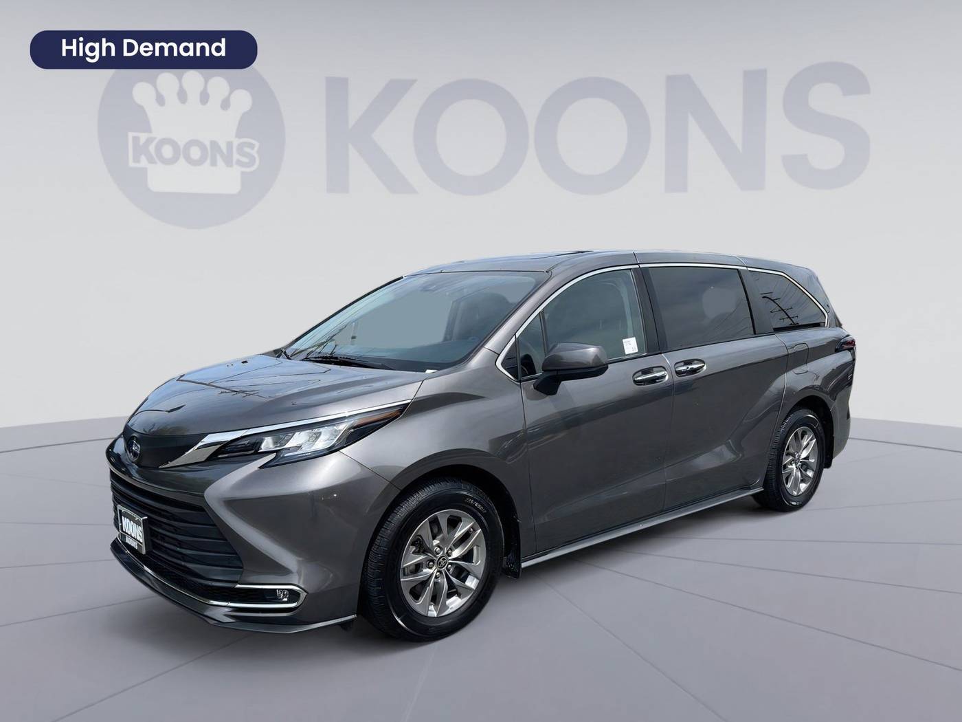 2021 Toyota Sienna XLE — Minivan — 32,801 mi — Westminster, MD