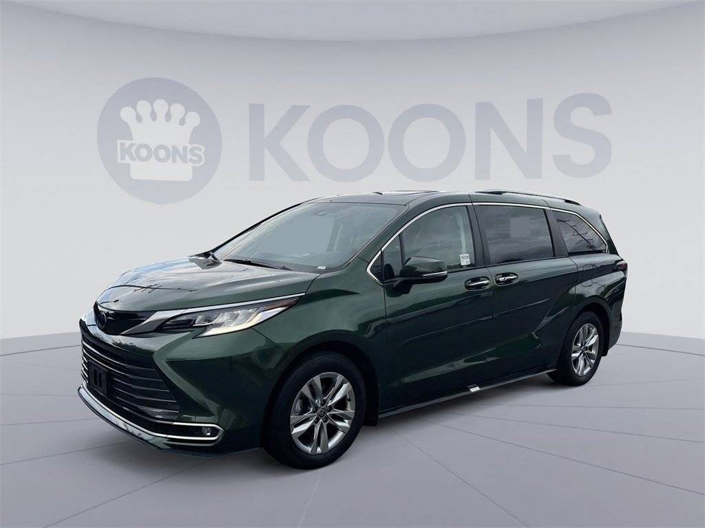 2022 Toyota Sienna Limited — Minivan — 27,472 mi — Westminster, MD