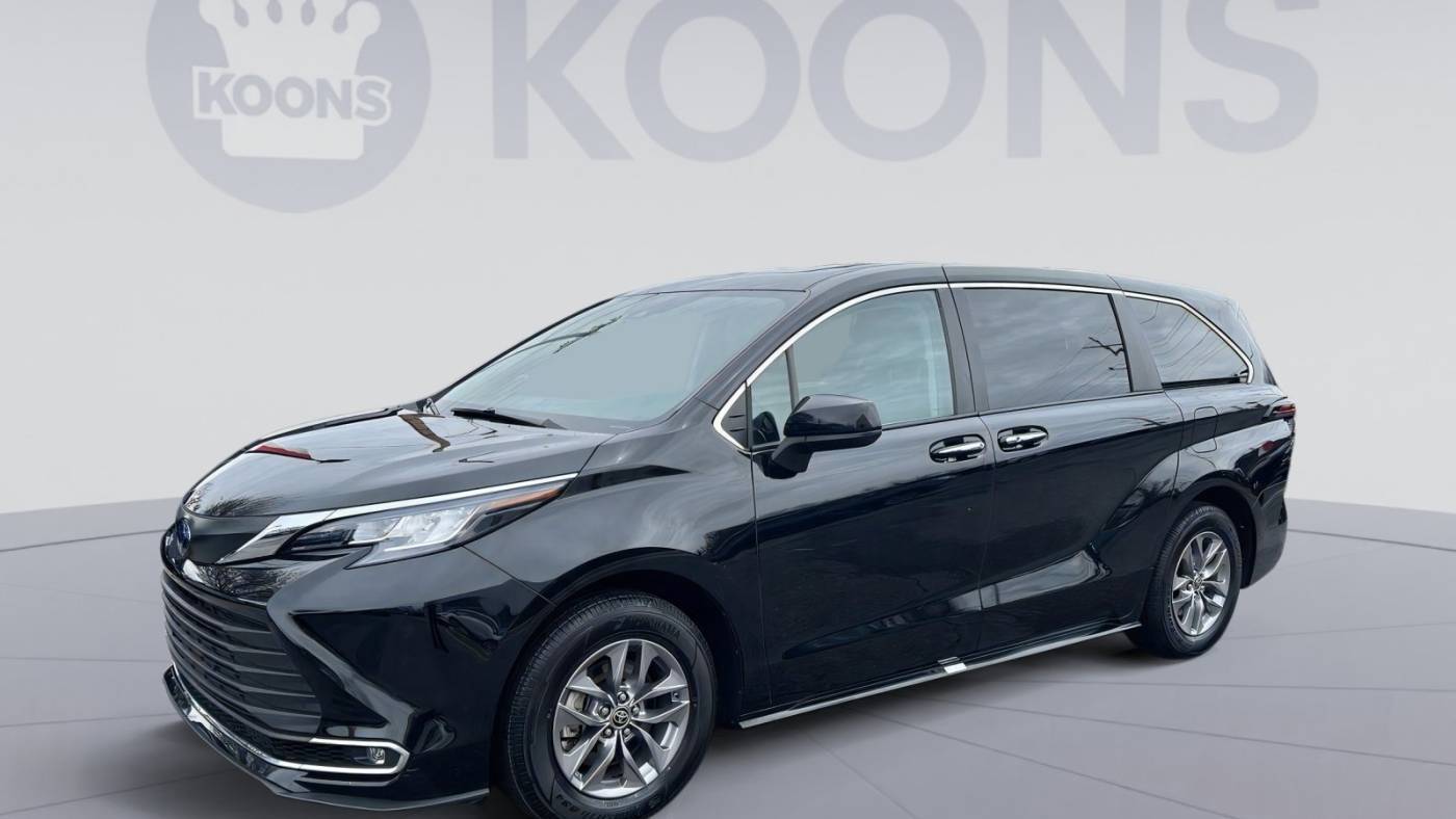 2023 Toyota Sienna XLE