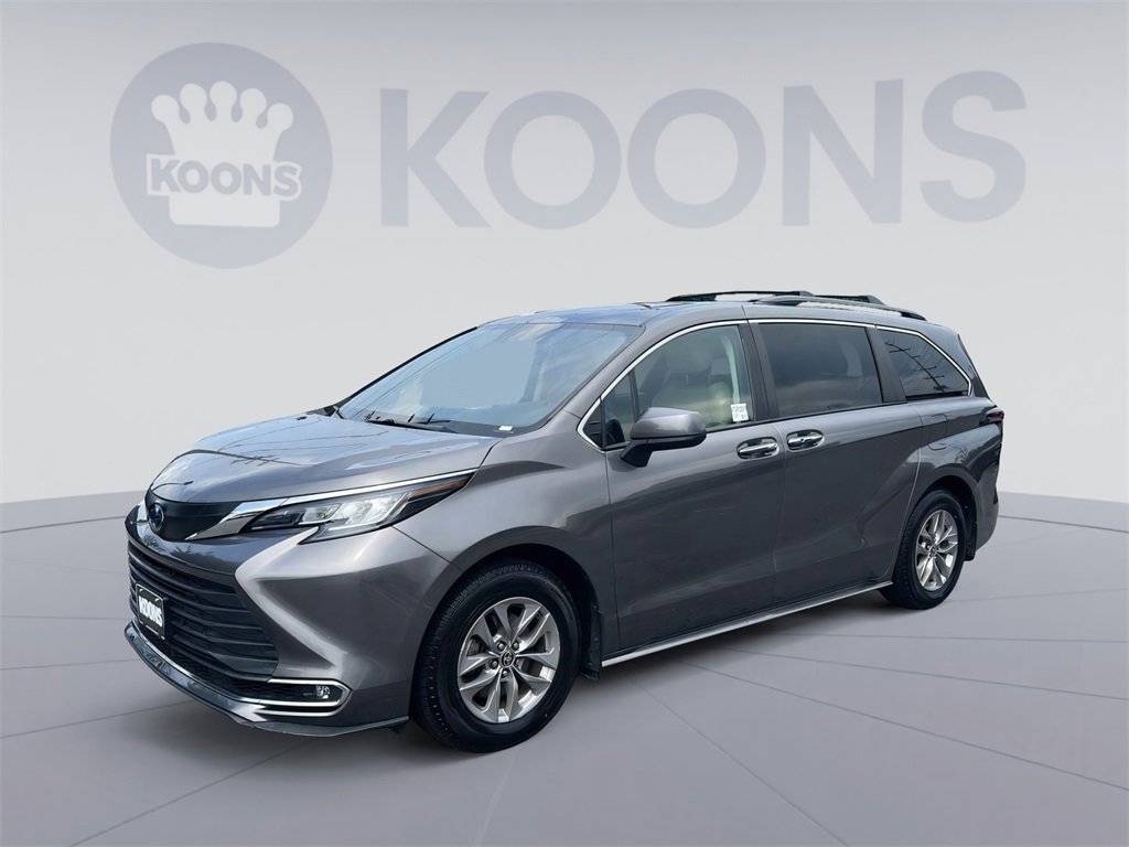 2022 Toyota Sienna XLE — Minivan — 46,039 mi — Westminster, MD