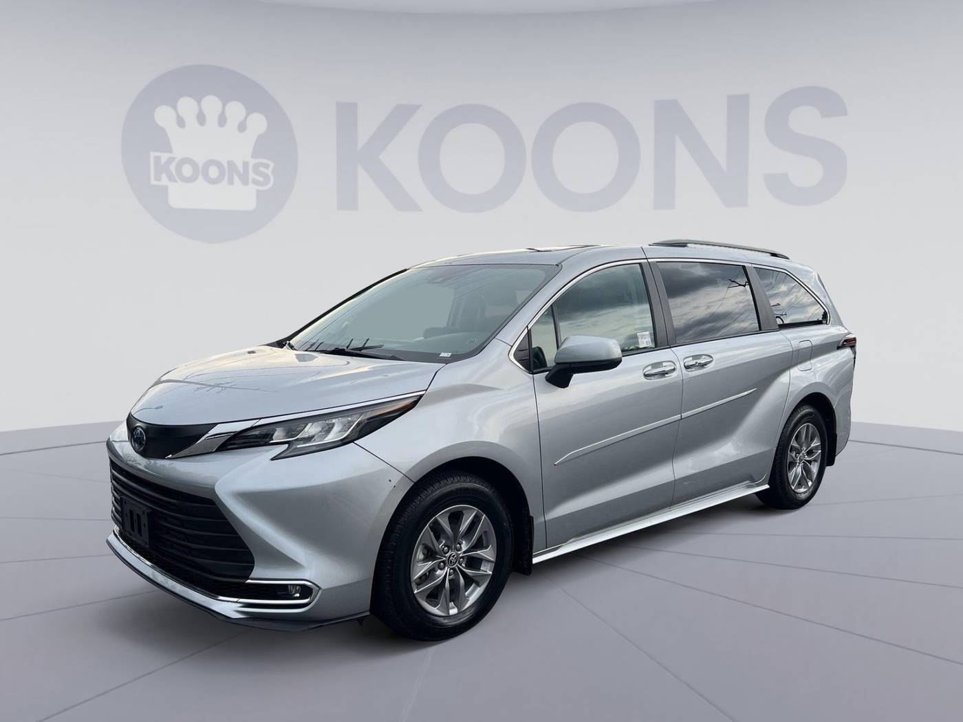 2023 Toyota Sienna XLE — Minivan — 17,203 mi — Westminster, MD