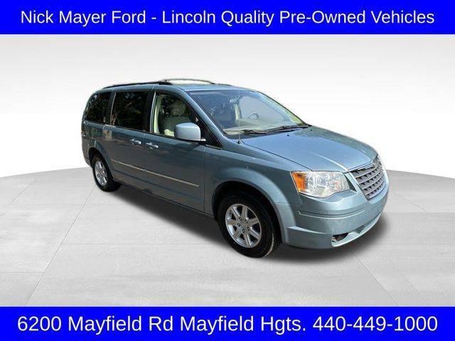 2010 Chrysler Town & Country Touring — Minivan — 136,000 mi — Mayfield Heights, OH
