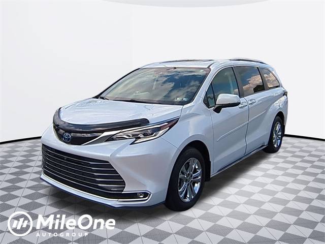2023 Toyota Sienna Platinum — Minivan — 16,911 mi — Harrisburg, PA