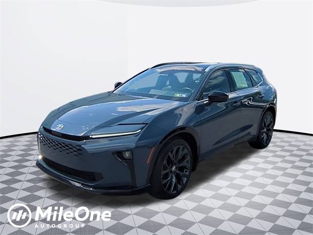 2025 Toyota Crown Signia Limited — SUV — 4,748 mi — Harrisburg, PA