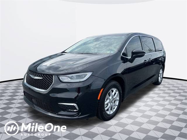 2023 Chrysler Pacifica Touring L — Minivan — 51,999 mi — Harrisburg, PA