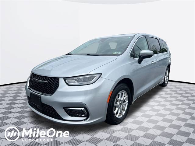 2023 Chrysler Pacifica Touring L — Minivan — 77,200 mi — Harrisburg, PA