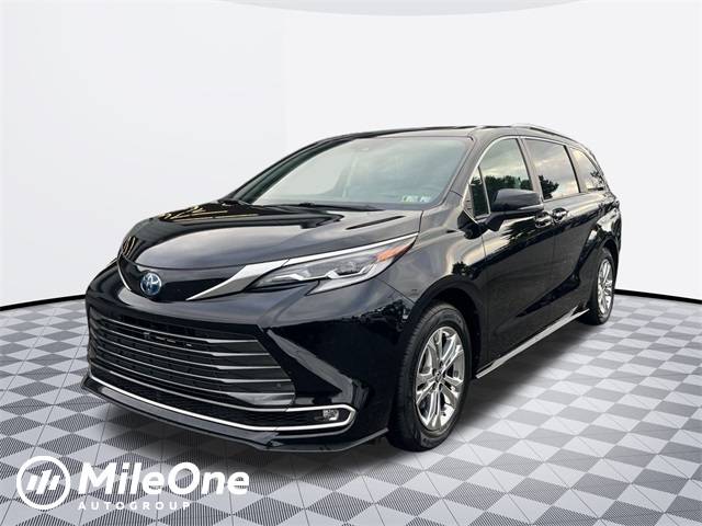 2023 Toyota Sienna Platinum — Minivan — 39,708 mi — Harrisburg, PA