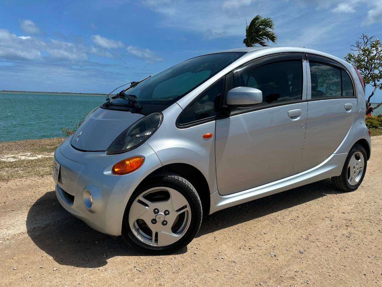 2012 Mitsubishi i-MiEV SE — Hatchback — 39,415 mi — Honolulu, HI
