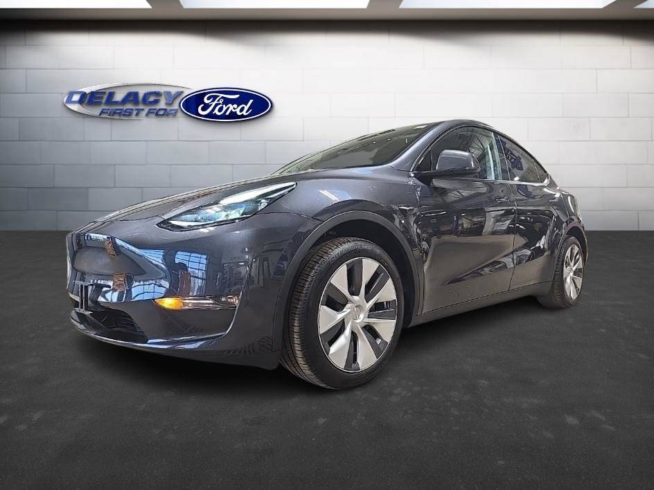 2024 Tesla Model Y Long Range — SUV — 25,387 mi — Elma, NY