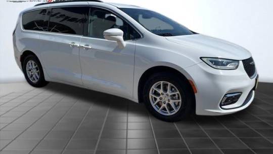 2022 Chrysler Pacifica Touring L — Minivan — 68,079 mi — Cleveland, TX