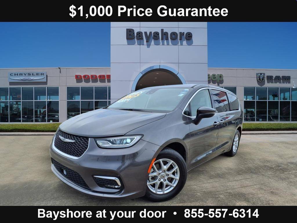 2023 Chrysler Pacifica Touring L — Minivan — 73,737 mi — Baytown, TX