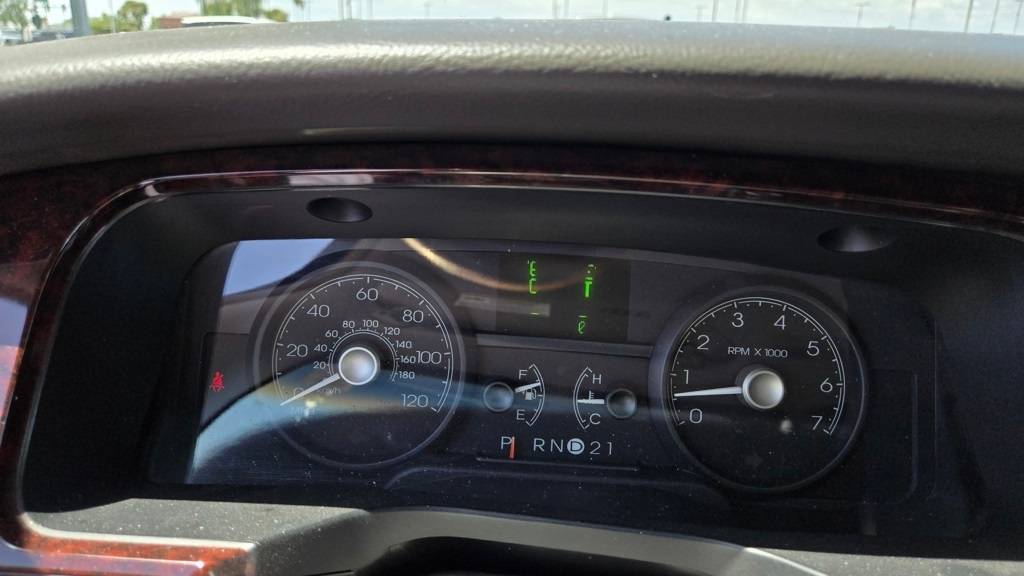 2011 Lincoln Town Car Signature Limited — Sedan — 79,400 mi — Phoenix, AZ