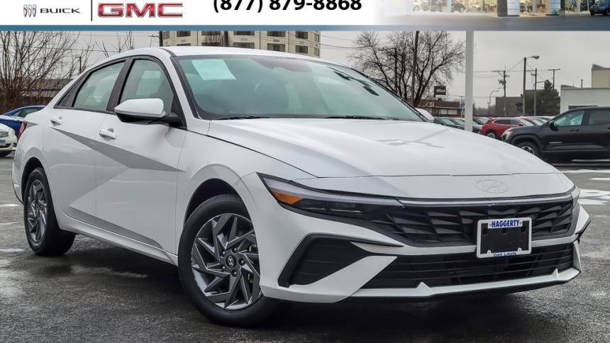 2024 Hyundai Elantra SEL — Sedan — 29,135 mi — Oak Lawn, IL