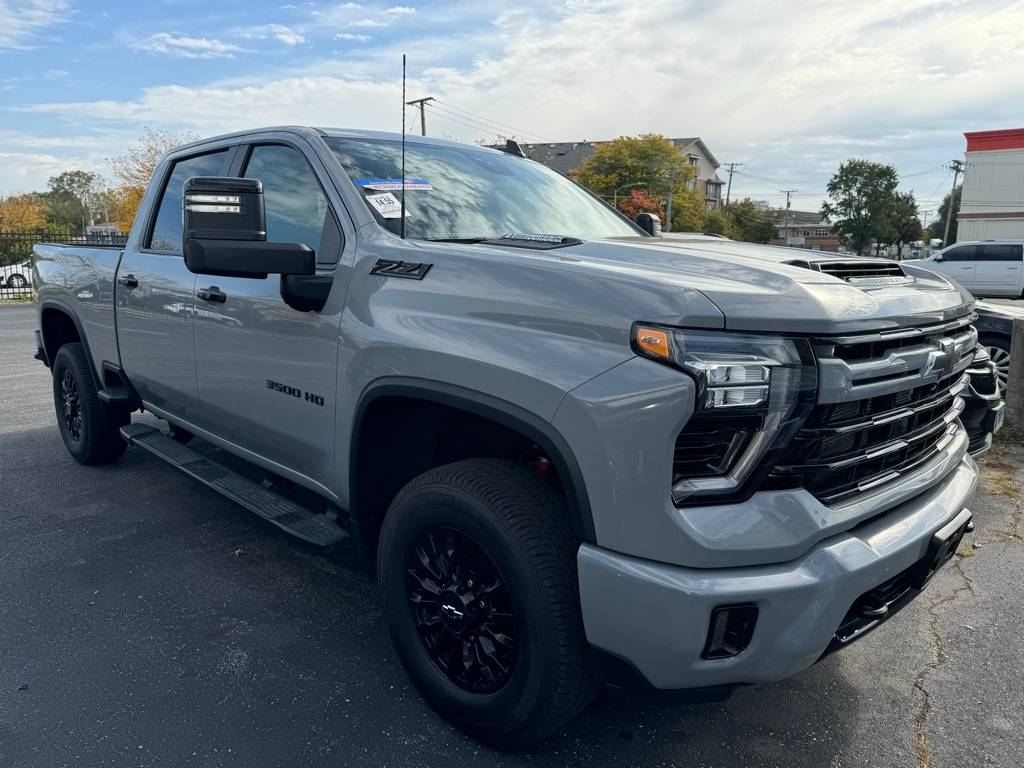2024 Chevrolet Silverado 3500HD LT — Pickup Truck — 11,218 mi — Oak Lawn, IL