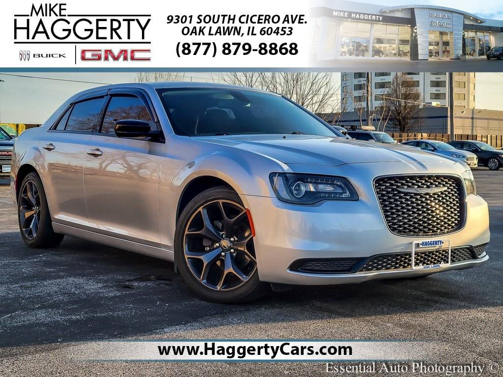 2021 Chrysler 300 Touring — Sedan — 32,781 mi — Oak Lawn, IL