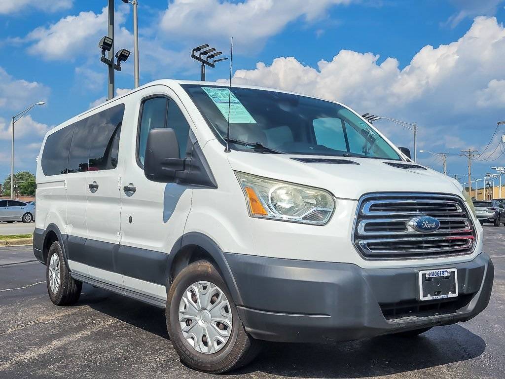 2015 Ford Transit Passenger Wagon T-150 XLT — Passenger Van — 61,389 mi — Oak Lawn, IL