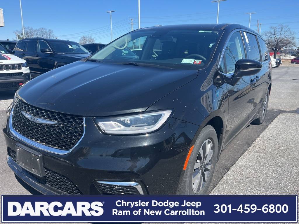 2023 Chrysler Pacifica Hybrid Touring L — Minivan — 52,007 mi — New Carrollton, MD