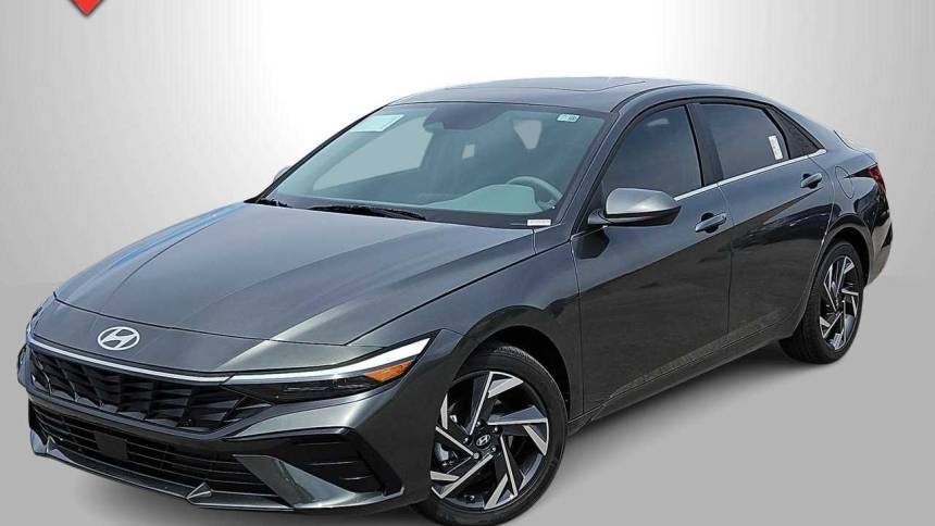 2024 Hyundai Elantra SEL — Sedan — 4,144 mi — Las Vegas, NV
