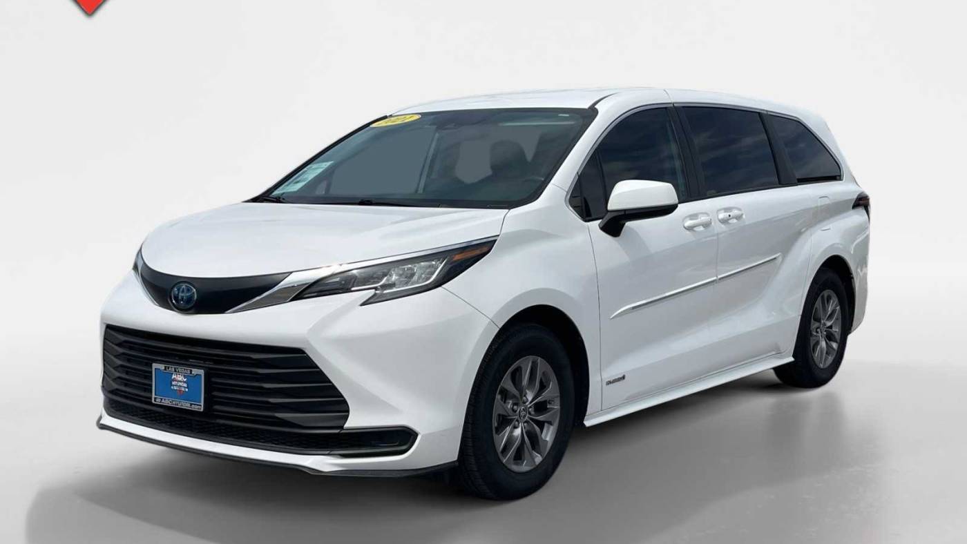 2021 Toyota Sienna LE 8-Passenger