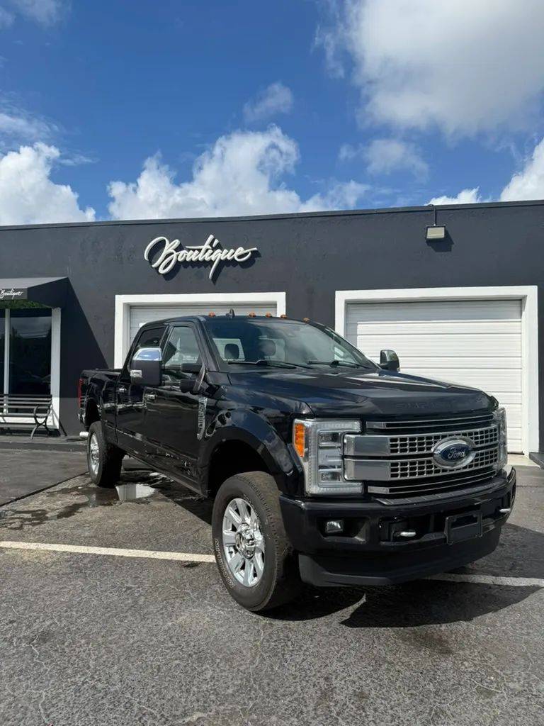 2019 Ford Super Duty F-350 Platinum — Pickup Truck — 166,906 mi — Fort Lauderdale, FL