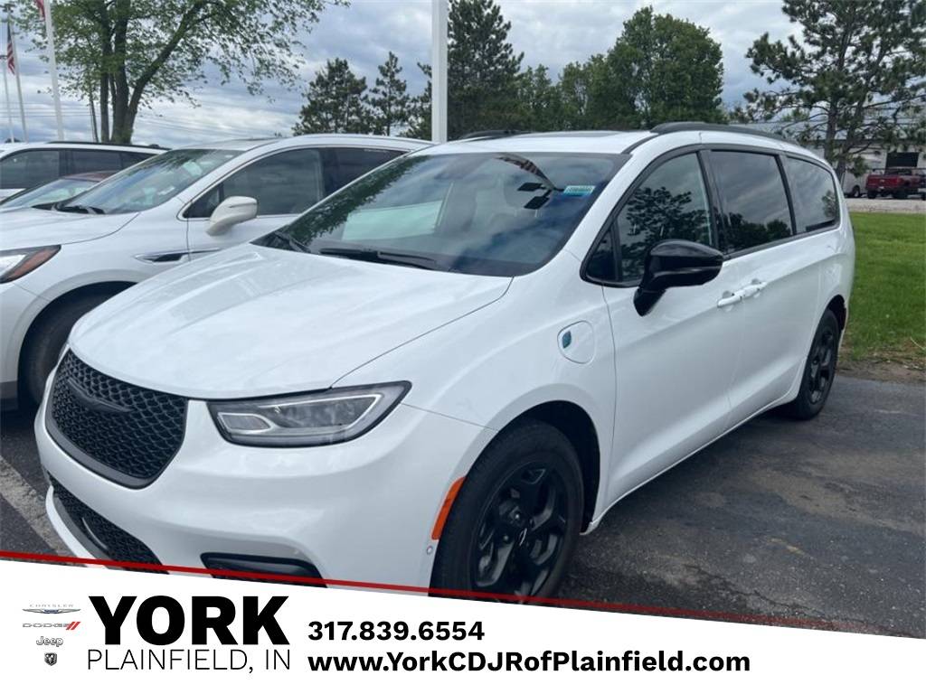 2024 Chrysler Pacifica Hybrid Premium S Appearance Package — Minivan — 20,461 mi — Plainfield, IN