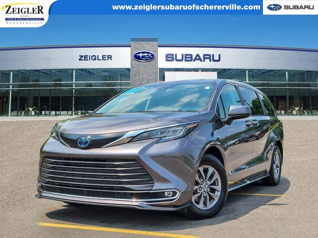 2023 Toyota Sienna XLE — Minivan — 66,008 mi — Schererville, IN