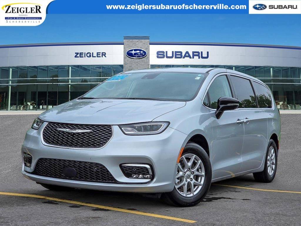 2024 Chrysler Pacifica Touring L — Minivan — 8,424 mi — Schererville, IN