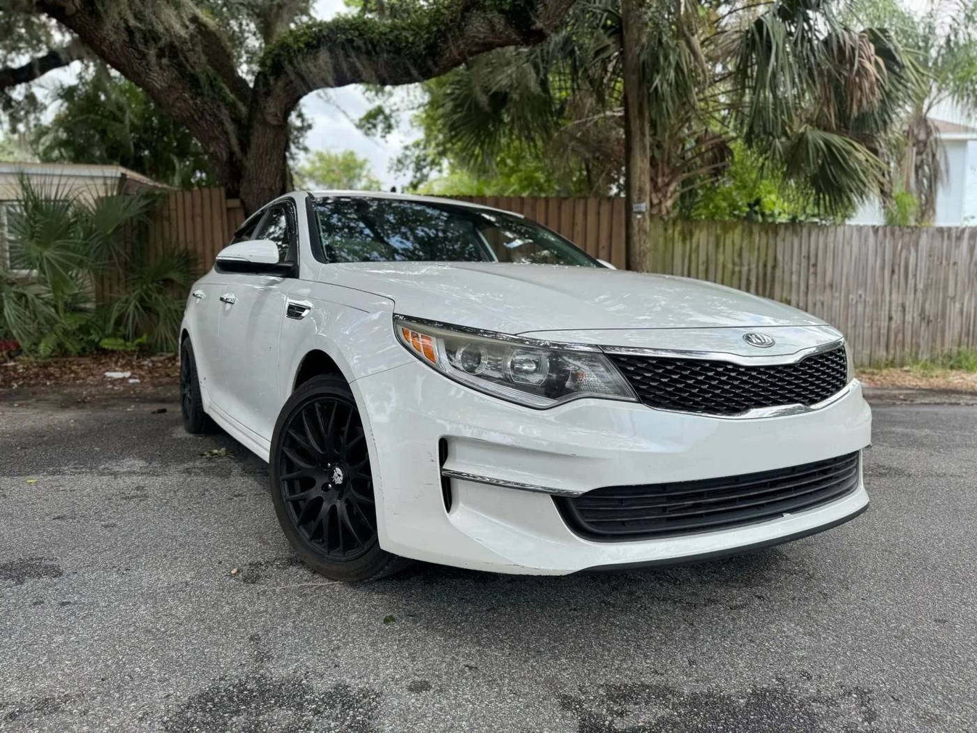 2016 Kia Optima LX — Sedan — 129,580 mi — Tampa, FL