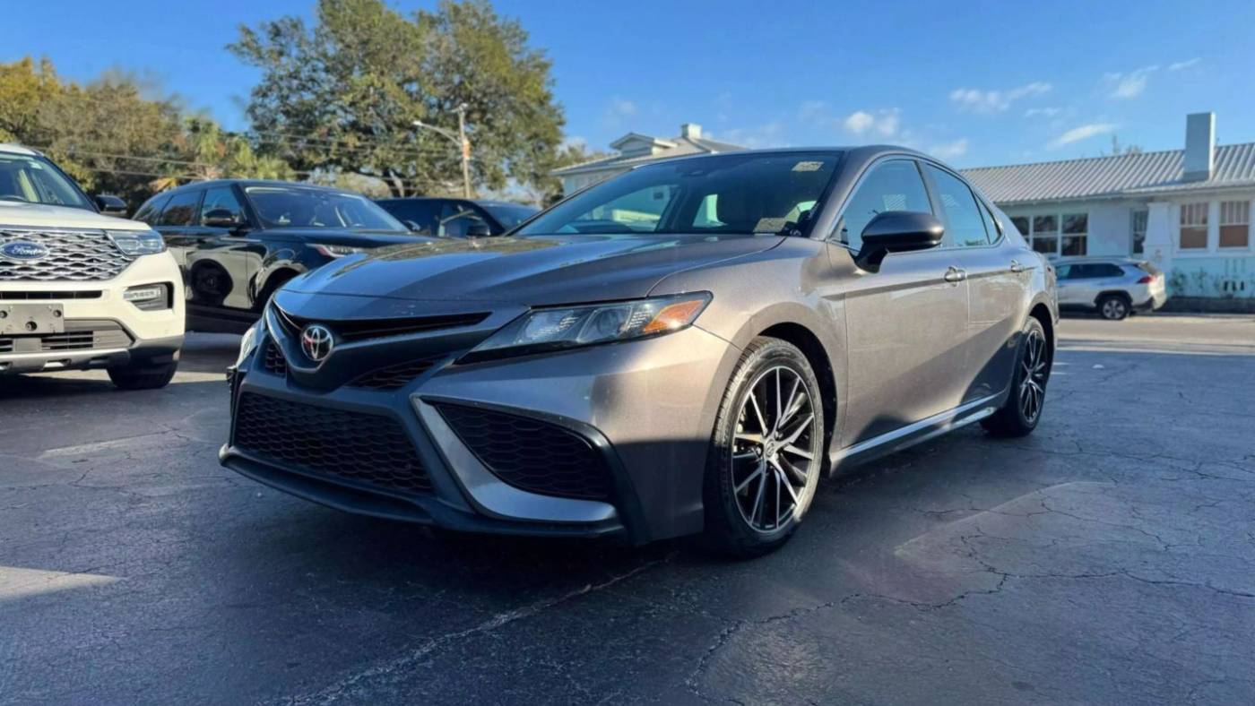 2021 Toyota Camry SE — Sedan — 116,346 mi — Tampa, FL