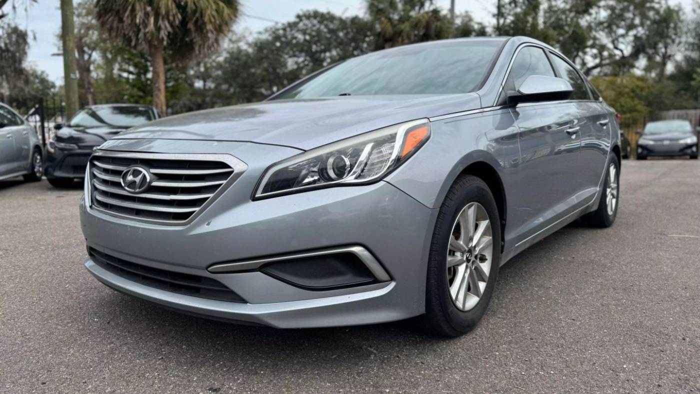2016 Hyundai Sonata SE — Sedan — 114,961 mi — Tampa, FL