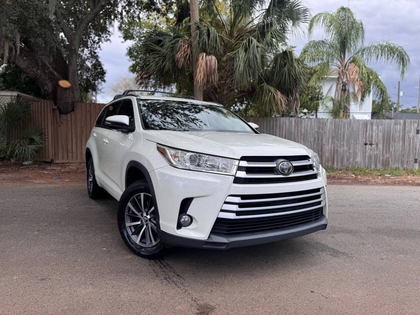 2017 Toyota Highlander XLE — SUV — 116,162 mi — Tampa, FL