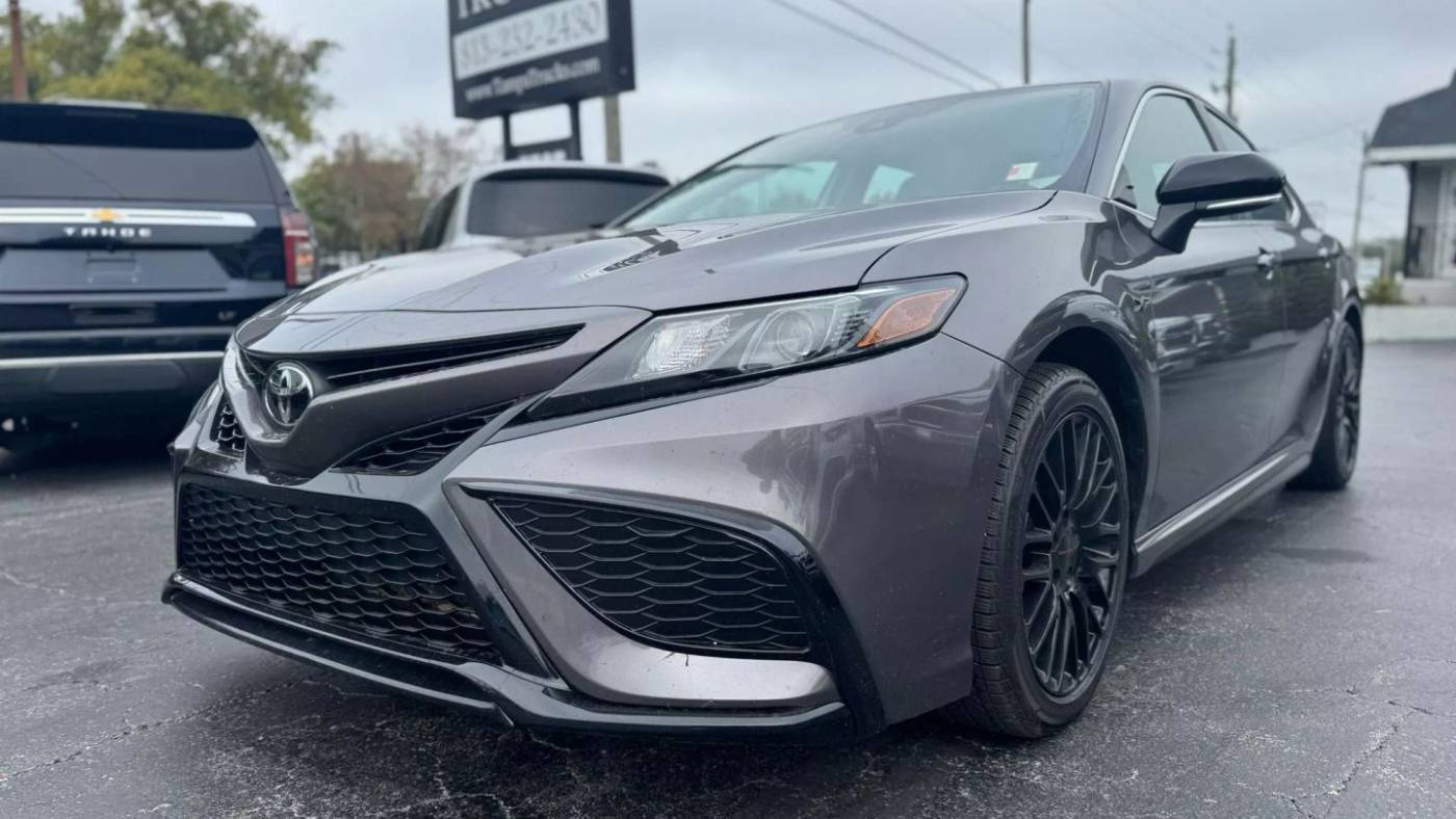 2023 Toyota Camry SE — Sedan — 106,327 mi — Tampa, FL